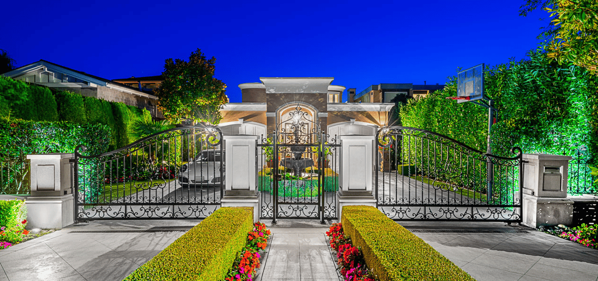 4386 Ross Crescent