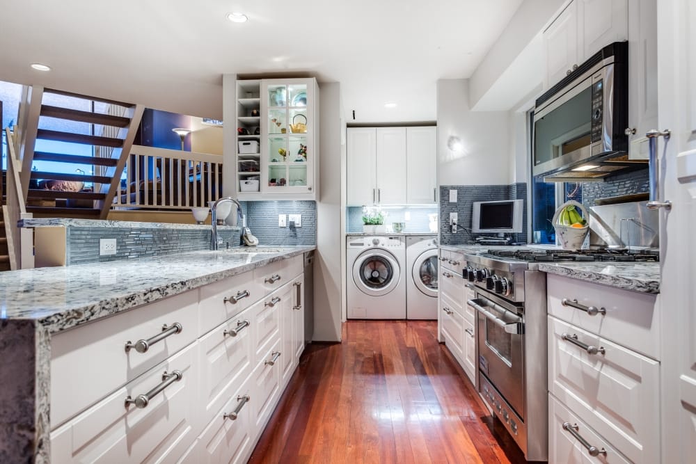 3890 Sharon Drive - Photo 4