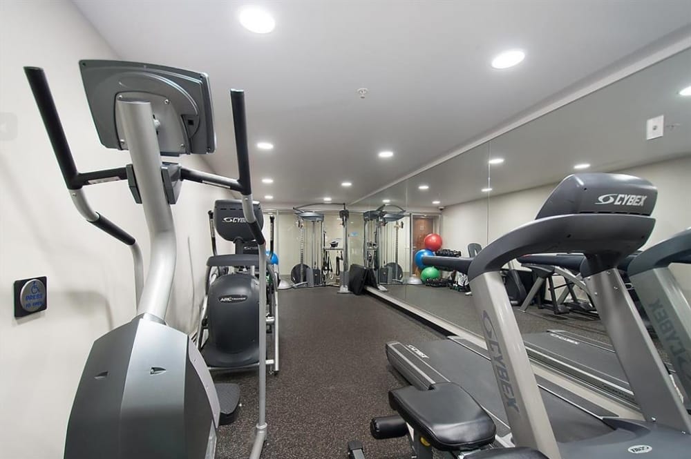 405 210 13th Street - Photo 2