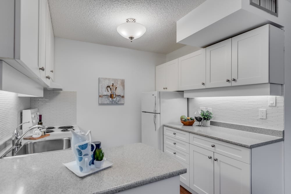 #604 650 16th Street - Photo 3