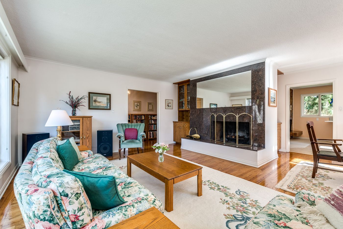 4425 Stone Crescent - Photo 3