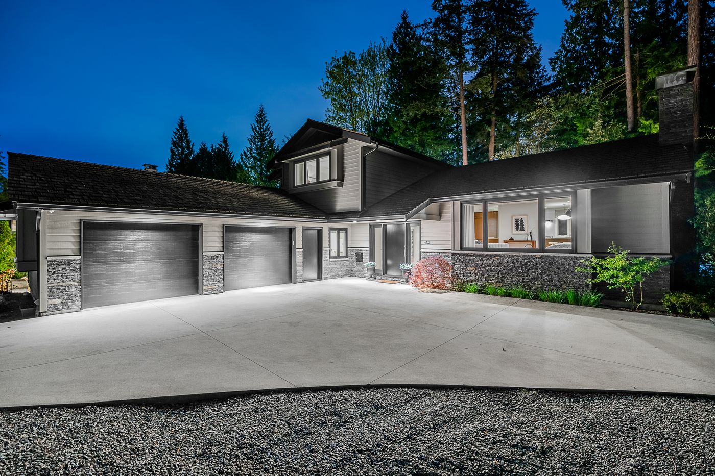 4622 Caulfeild Drive - Photo 3