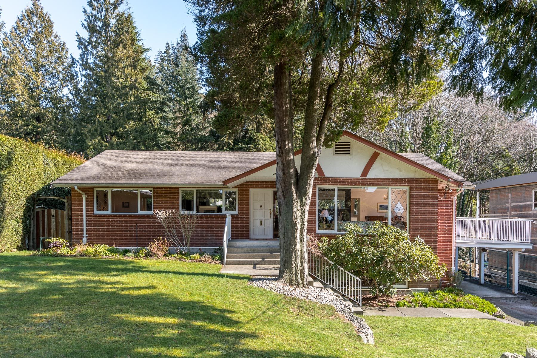 4425 Stone Crescent