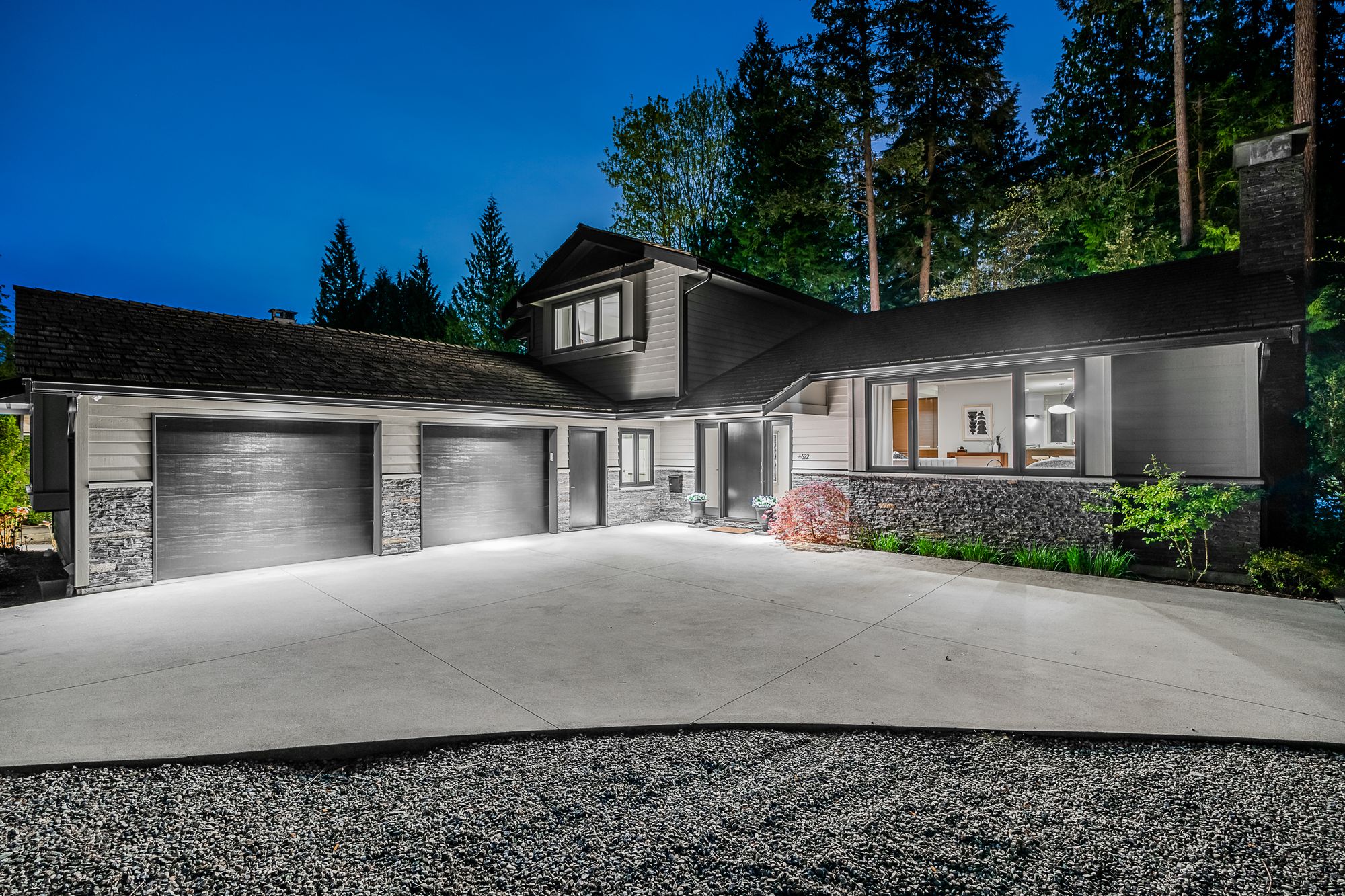 4622 Caulfeild Drive - Photo 3