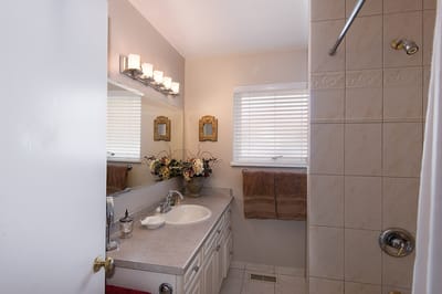 842 East 17th Street - Photo 9