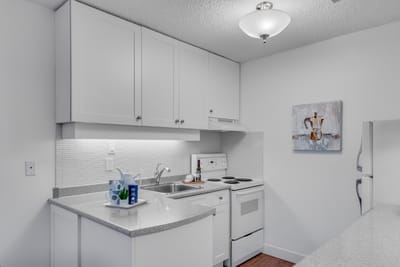 #604 650 16th Street - Photo 2