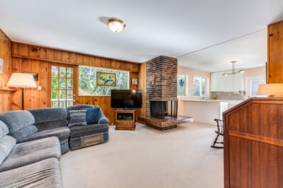 4425 Stone Crescent - Photo 7