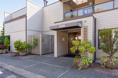 23 2238 Folkestone Way - Photo 29