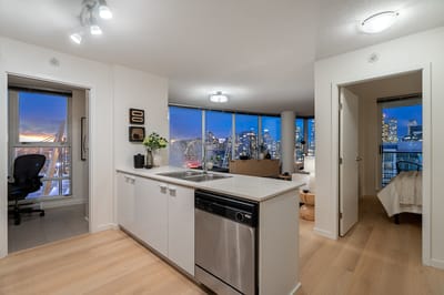 2803 111 West Georgia Street - Photo 3