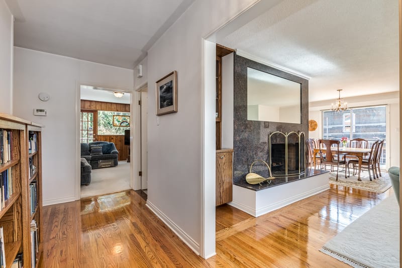 4425 Stone Crescent - Photo 1