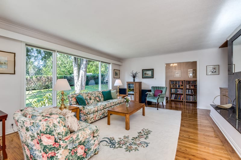 4425 Stone Crescent - Photo 6